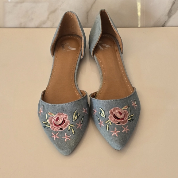 Report | FIG Denim Embroidered Floral pointy toe flats size 10 - Picture 2 of 11